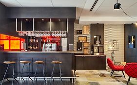 B&B HOTEL Saint-Quentin-en-Yvelines Centre Gare